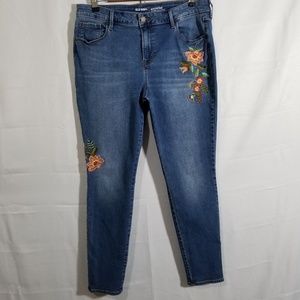 Old Navy Rockstar Floral Embroidered Jeans Size 14